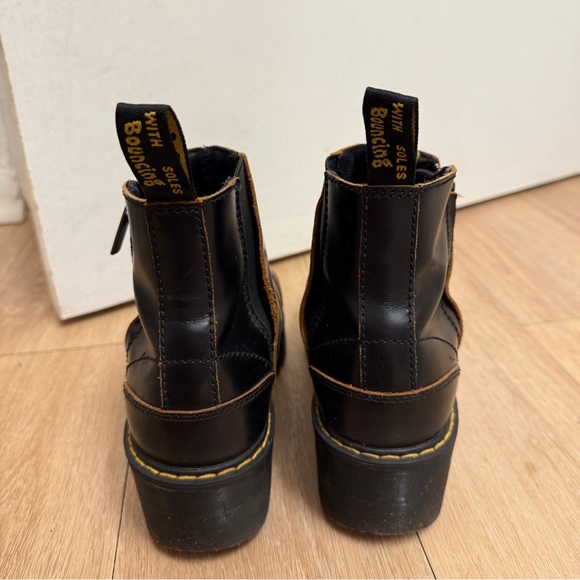Dr.Martens SMOOTH LEATHER PLATFORM CHELSEA BOOTS - Picture 2 of 6